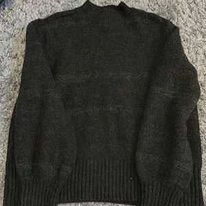 Women’s gray sweater, size XL